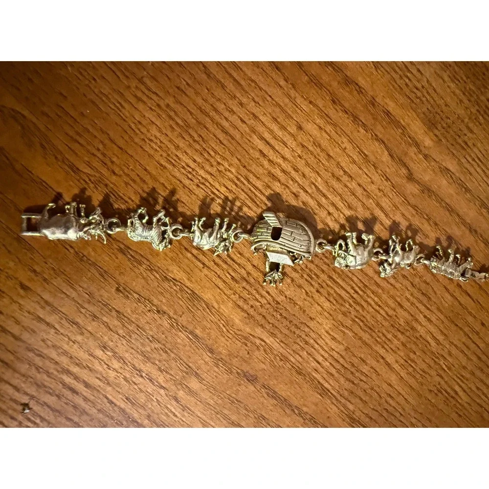 Vintage Noahs Ark Animal Link Bracelet Gold Tone Elephant Giraffe Religious